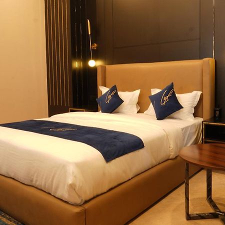 Aquila Grand Suites - Noida Sector 136 Εξωτερικό φωτογραφία