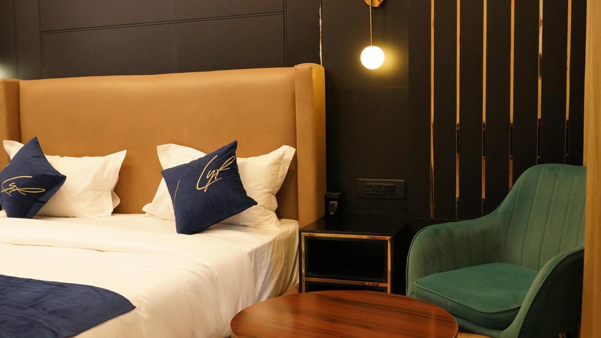 Aquila Grand Suites - Noida Sector 136 Εξωτερικό φωτογραφία