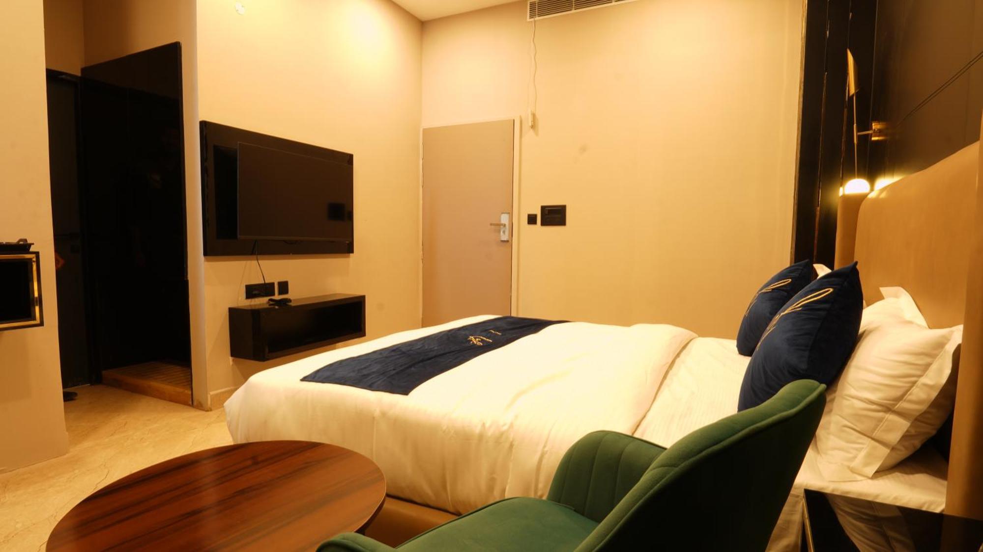 Aquila Grand Suites - Noida Sector 136 Εξωτερικό φωτογραφία