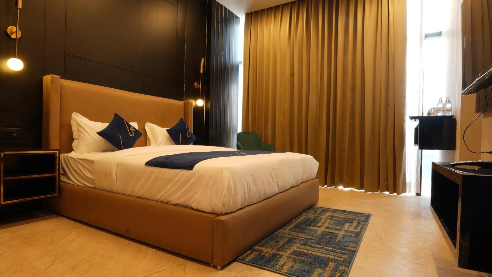 Aquila Grand Suites - Noida Sector 136 Εξωτερικό φωτογραφία