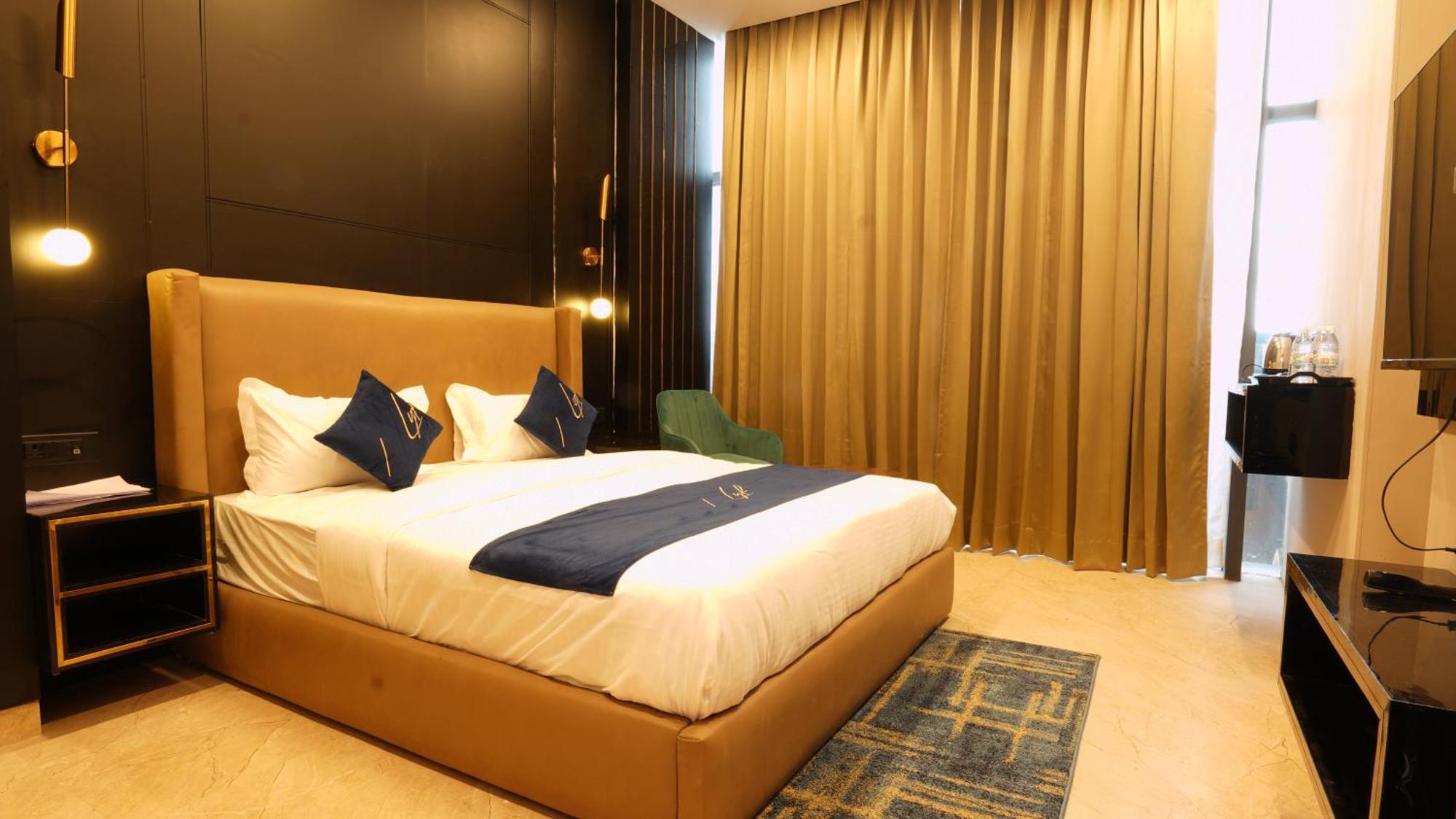 Aquila Grand Suites - Noida Sector 136 Εξωτερικό φωτογραφία